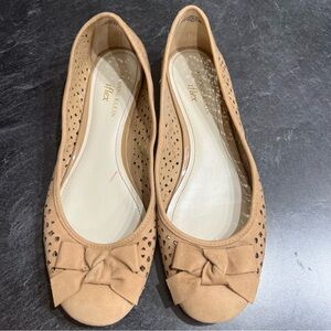 Anne Klein iFlex Beige Leather Ballet Flats Wm Size 9 Bow Eyelet Classic